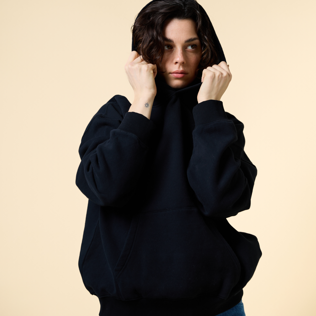 Hoodie aus Bio-Baumwolle in Schwarz