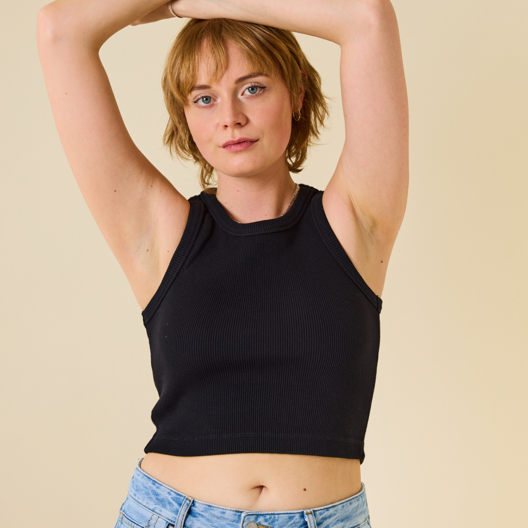 The 24/7 Crop Top aus Bio-Baumwolle in Schwarz