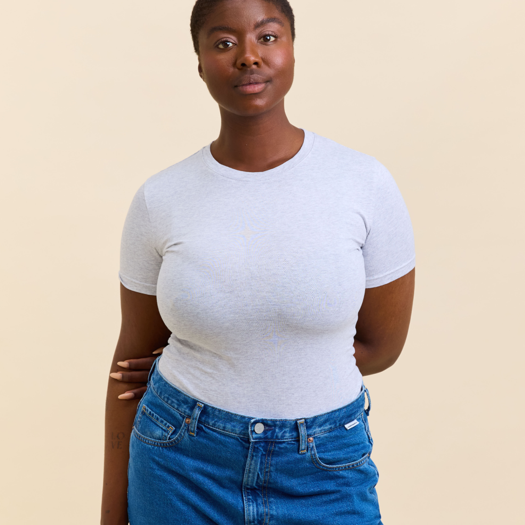 Tight T-Shirt aus Bio-Baumwolle in Grau