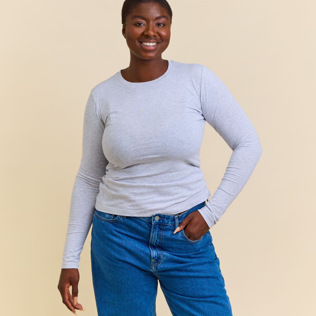 Tight Langarmshirt aus Bio-Baumwolle in Grau