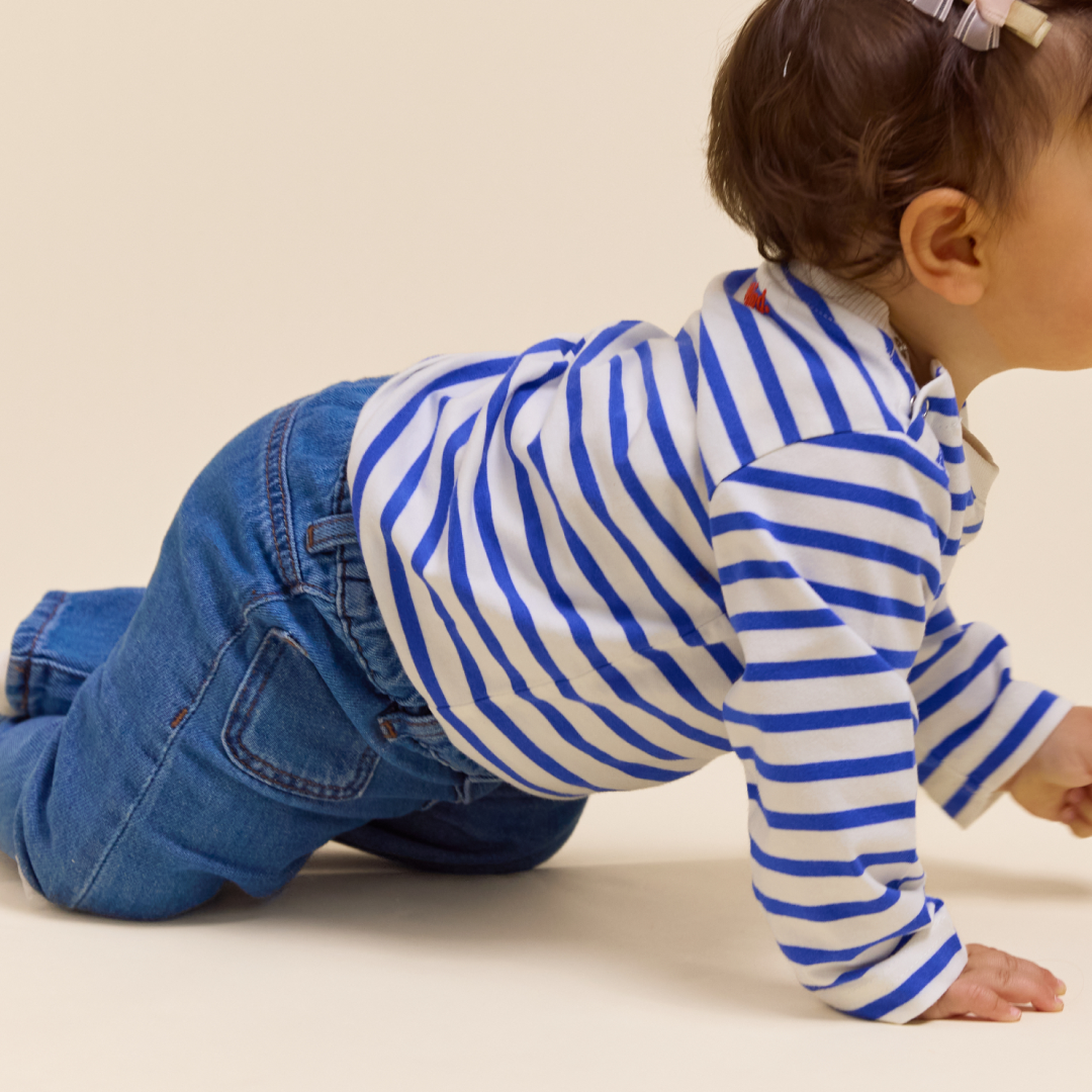 Baby Langarmshirt Gestreift aus Bio-Baumwolle in Königsblau/Off-White