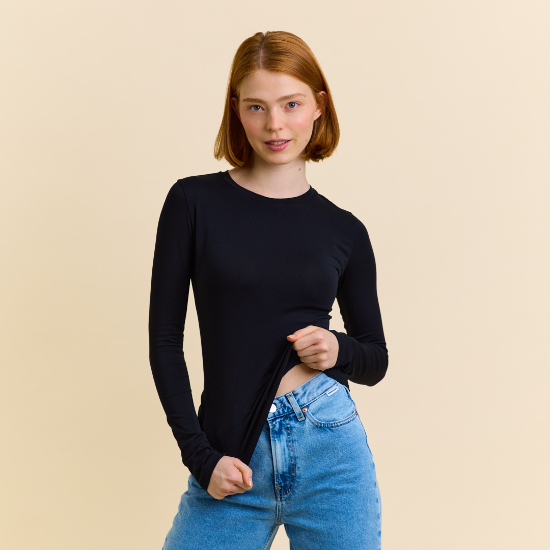 Tight Langarmshirt aus Bio-Baumwolle in Schwarz