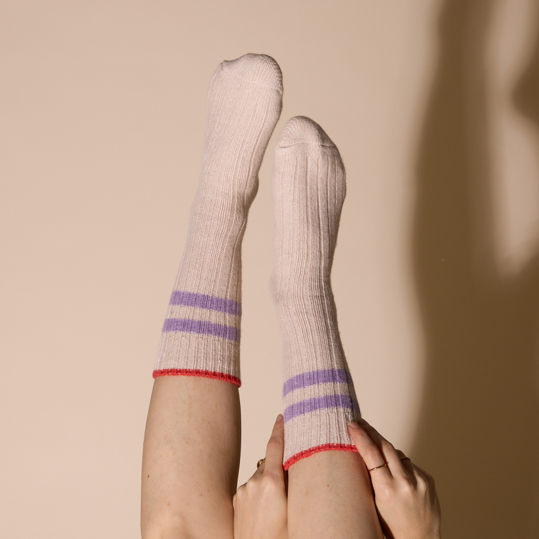 Dicke Stricksocken aus Wolle in Ecru