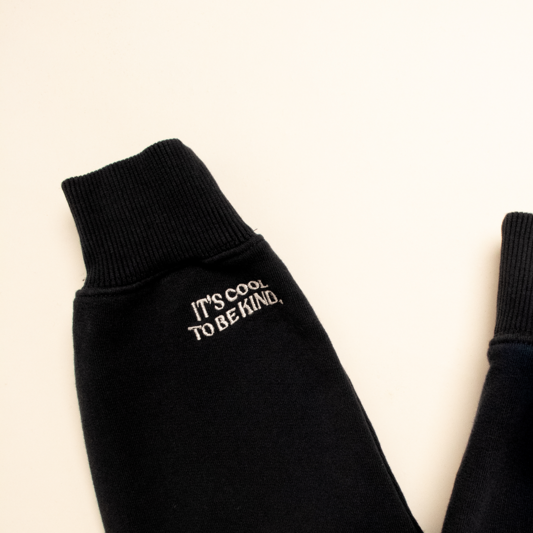 Kindness Sweater aus Bio-Baumwolle in Schwarz