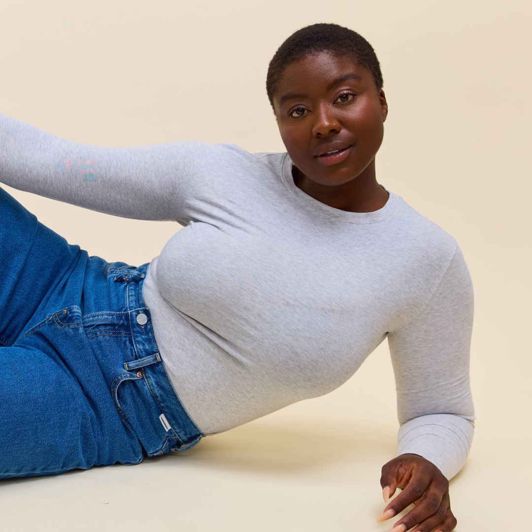 Tight Langarmshirt aus Bio-Baumwolle in Grau