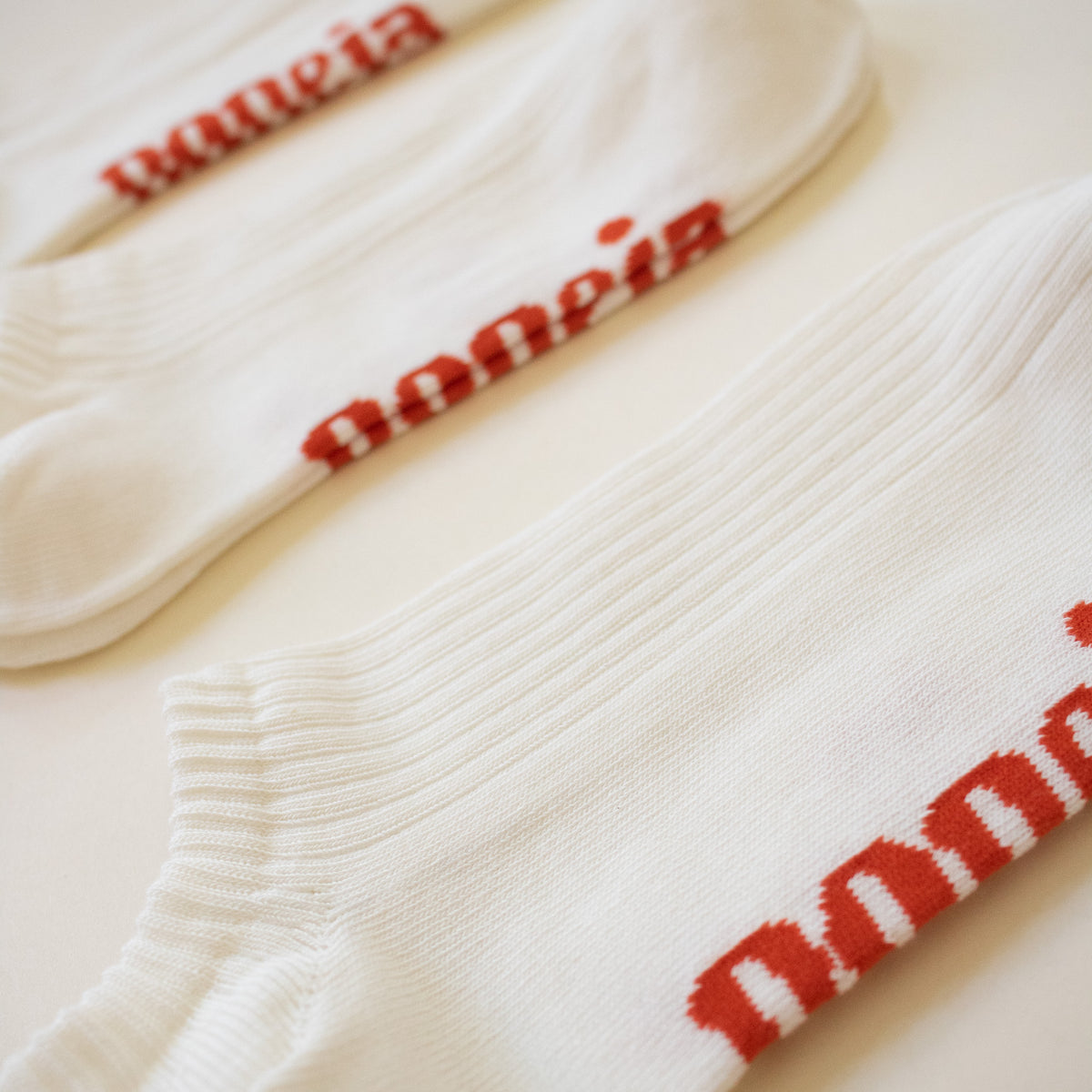 Sneakersocken aus Bio-Baumwolle in Off-White