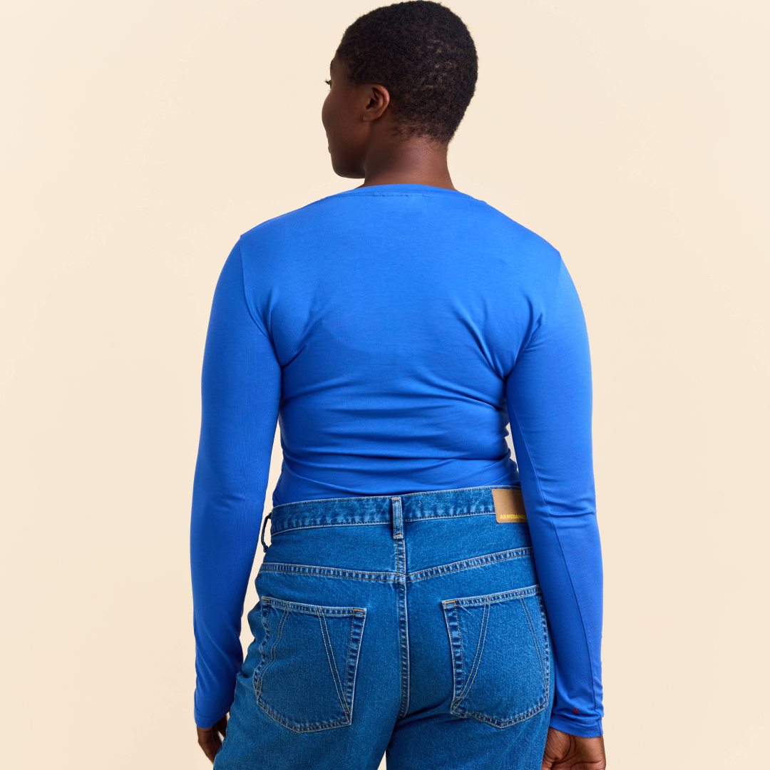 Tight Langarmshirt aus Bio-Baumwolle in Königsblau